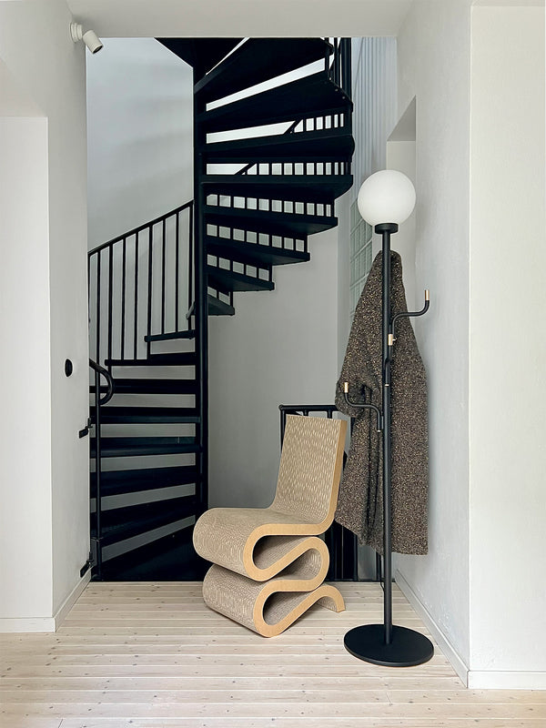 BIG DARLING floor lamp & hanger Ninja Black